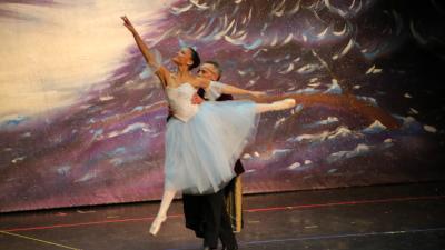 Nutcracker Snow pas de deux