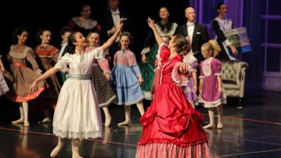 Clara dacnes with her mother